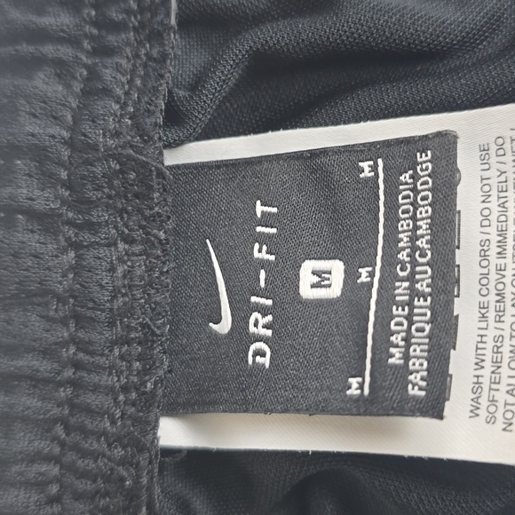 Youth Nike Shorts - Picture 3 of 6